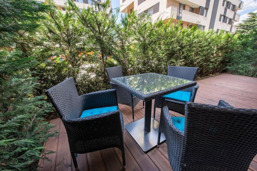 Labyrinth Apartment - Free Parking Space Included Варна Экстерьер фото
