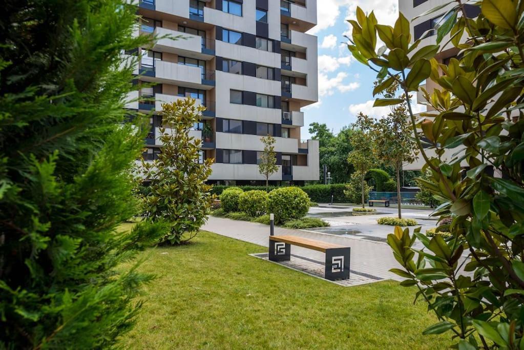 Labyrinth Apartment - Free Parking Space Included Варна Экстерьер фото